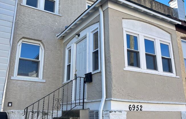 Beautiful 2 Bedroom, 1 Bath in Upper Darby Available 12/8/24