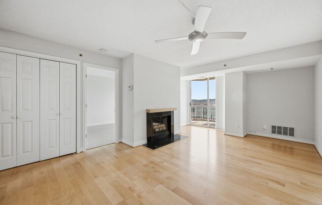 2 beds, 1 bath, $2,750, Unit # #S 1019