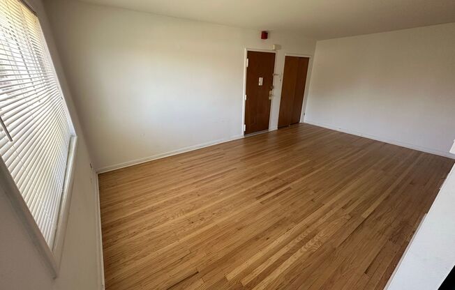 Lansing St 1709