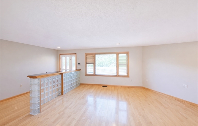 465 FELLSWAY E