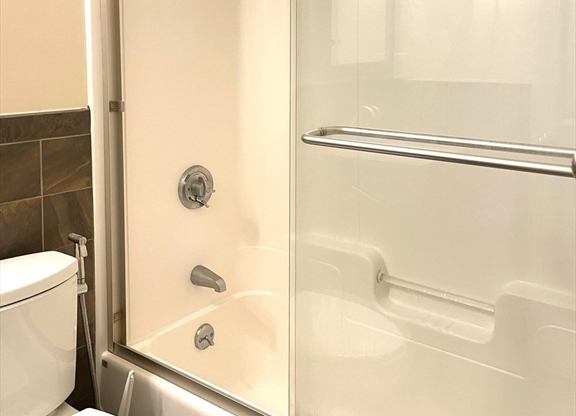 2 beds, 2 baths, 1,130 sqft, $4,950, Unit 304