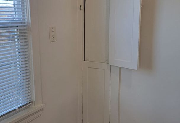 Studio, 1 bath, 450 sqft, $1,695, Unit 14