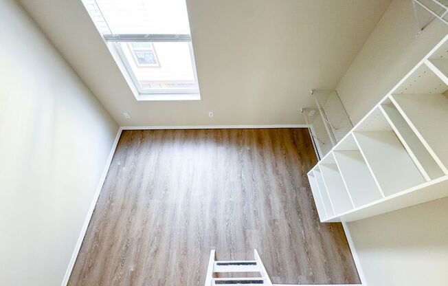 Studio, 1 bath, 137 sqft, $1,199, Unit 8G