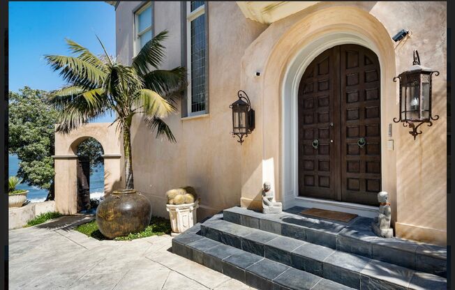 First Mansion Built In Sea Cliff On Bluff~7 Beds & 11 Baths AMSI/Jules Clark Group