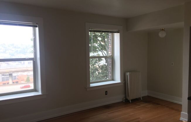 1 bed, 1 bath, 695 sqft, $1,575, Unit 102