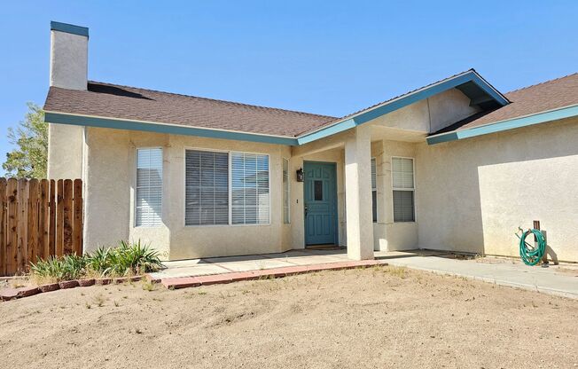 3 Bed, 2 Bath Home w/ 2-Car Garage – $1750 Rent & Deposit!