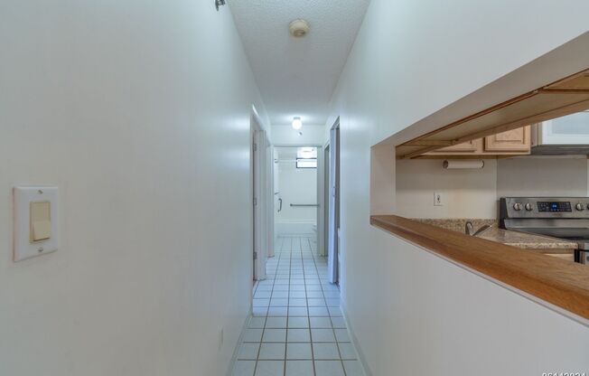 2BD/1BA/1 Assigned Stall Condo in Spencer Terrace