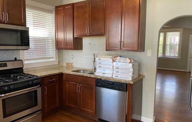 2 beds, 1 bath, $1,500