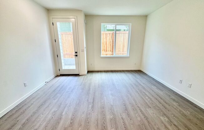*1 MONTH FREE RENT* A 2bd/2bath Modern Townhome in Portland’s Vibrant Hollywood District