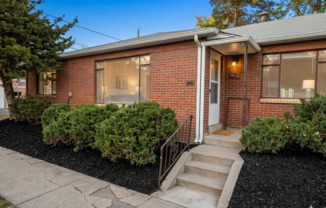 Spacious 2 Bedroom with Large Living Room and Separate Dining Area – Over 1,100 Sq Ft