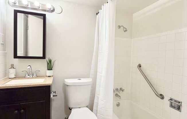 1 bed, 1 bath, 800 sqft, $950, Unit 4101-1A