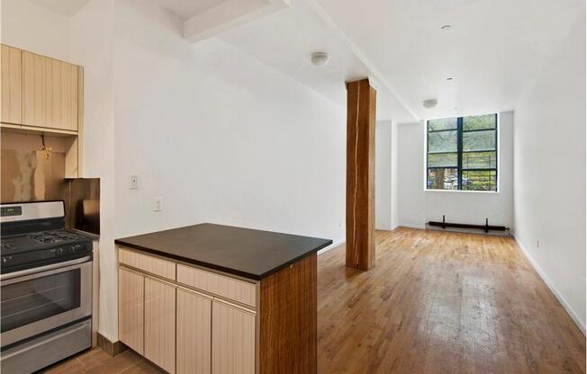 139 EMERSON PL