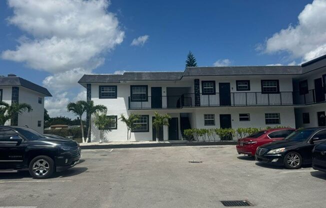 Davie Commons Apts LLC