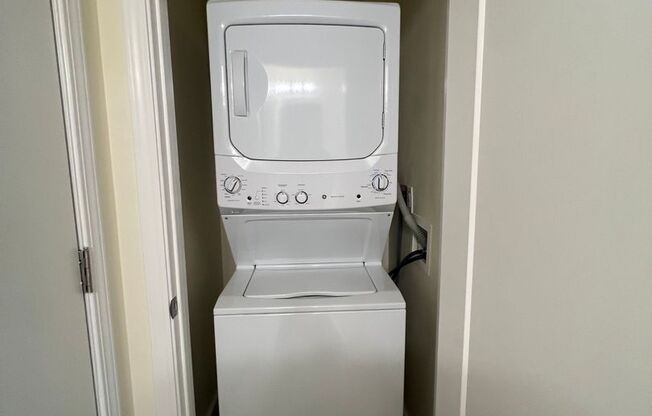 Studio, 1 bath, 484 sqft, $2,095, Unit 26
