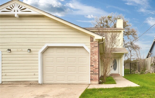 6102 PARKWOOD DR