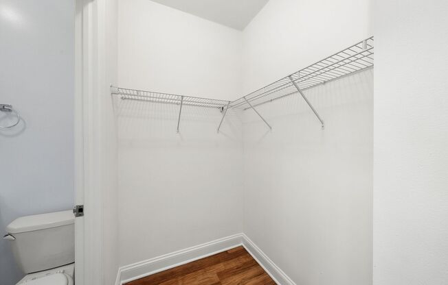Studio, 1 bath, 315 sqft, $1,275, Unit 410