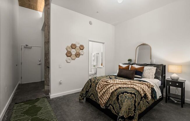 Studio, 1 bath, 600 sqft, $1,895, Unit 208