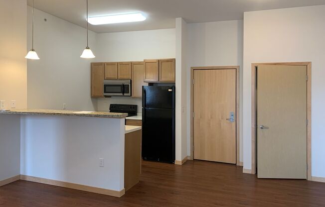 1 bed, 1 bath, $1,775, Unit Suite 2-102