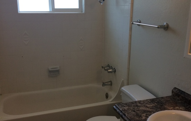 2 beds, 1 bath, $1,200