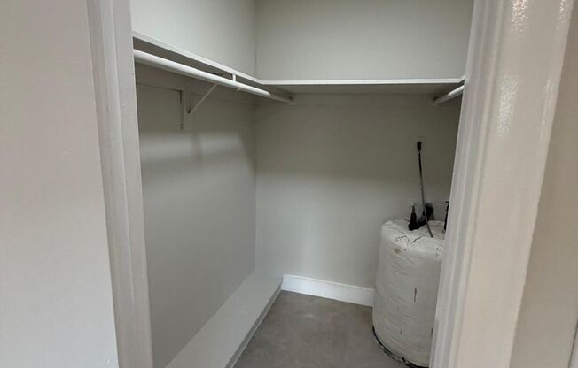 1 bed, 1 bath, 650 sqft, $1,825, Unit 4933-202