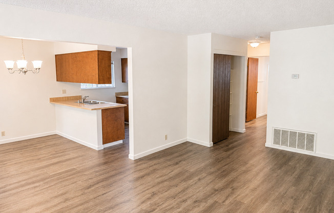 2 Bedroom walking distance to Chico State!
