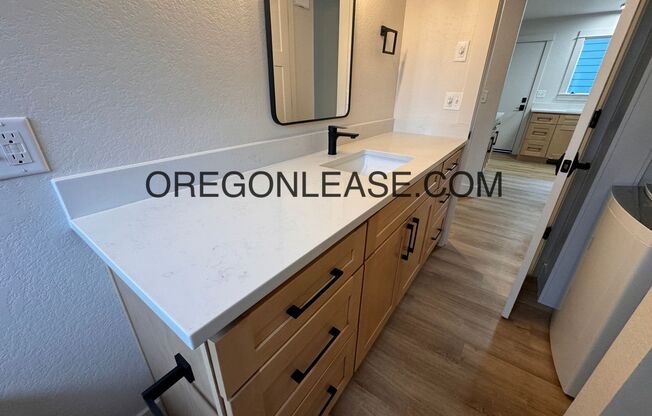 2 beds, 1 bath, 1,053 sqft, $1,795, Unit 2250 Edison