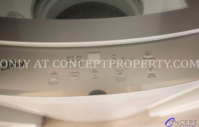 2 beds, 1 bath, 894 sqft, $1,599, Unit 23