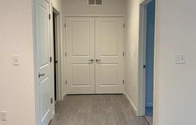 1 bed, 1 bath, 738 sqft, $1,175, Unit 213