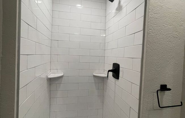 Studio, 1 bath, $975, Unit #05