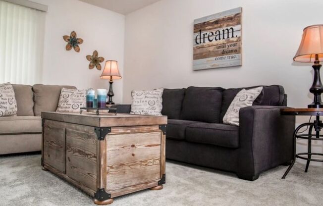 1 bed, 1 bath, 825 sqft, $1,705, Unit 532