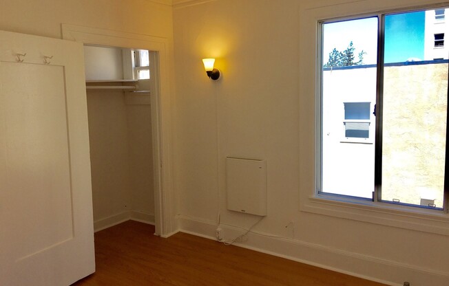 2 beds, 1 bath, $2,250, Unit 301