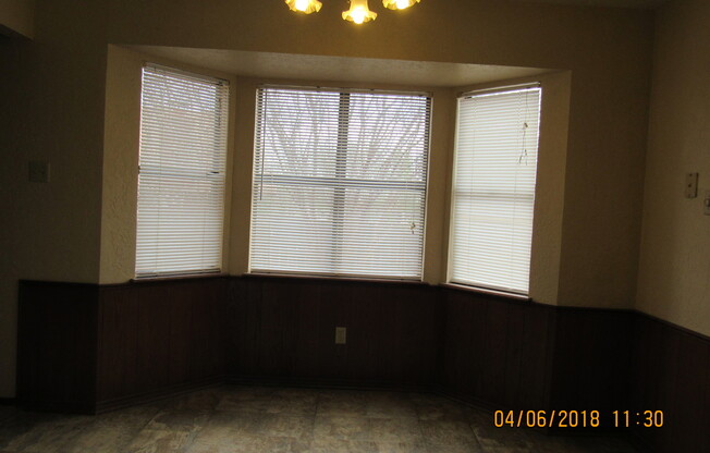 3 beds, 2 baths, $995