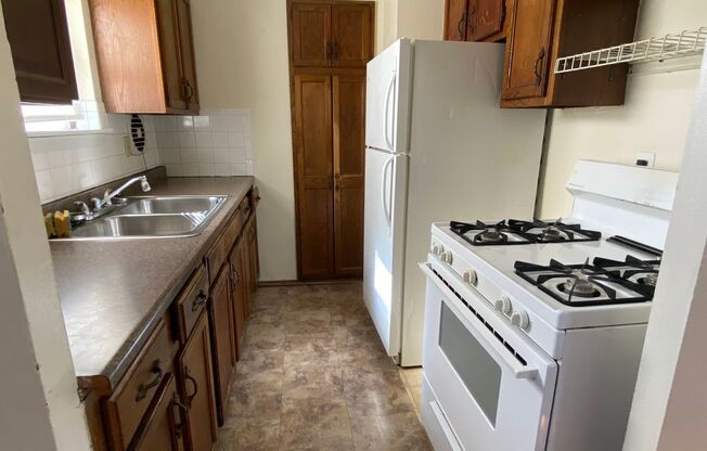 Nice Clean Home with wood floors- MOVE IN SPECIAL - MOVE IN BY JUNE  1  - JUNE RENT FREE