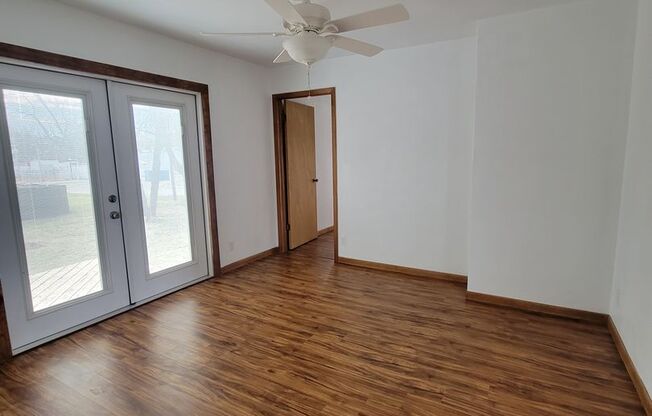 3 beds, 2 baths, $1,475