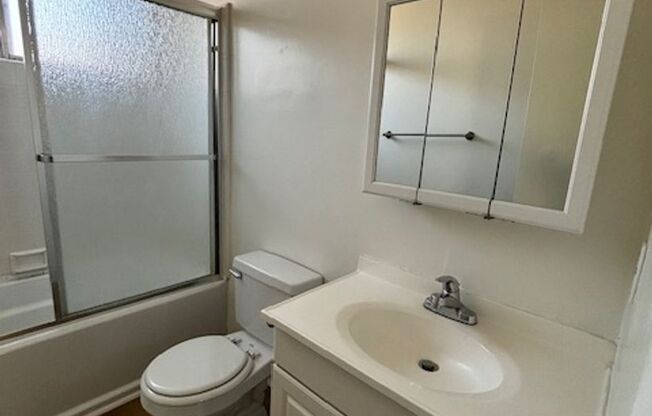 1 bed, 1 bath, $1,995, Unit 12