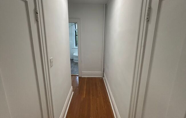 1 bed, 1 bath, 700 sqft, $2,000, Unit D03