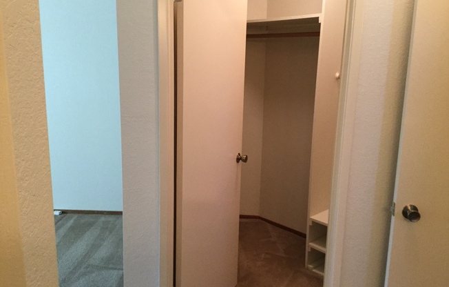 2 beds, 2 baths, $2,650, Unit Unit B