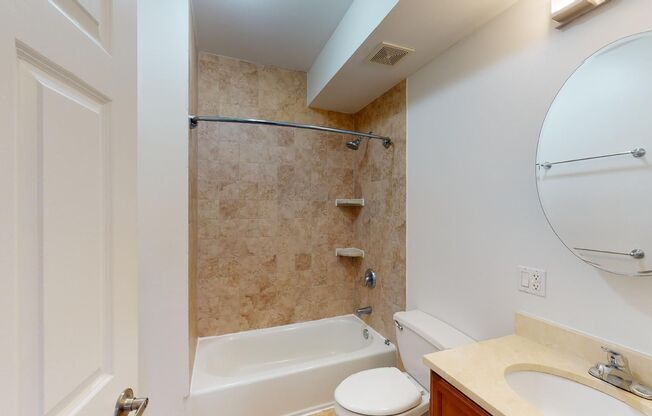 2 beds, 2 baths, $2,215, Unit B2