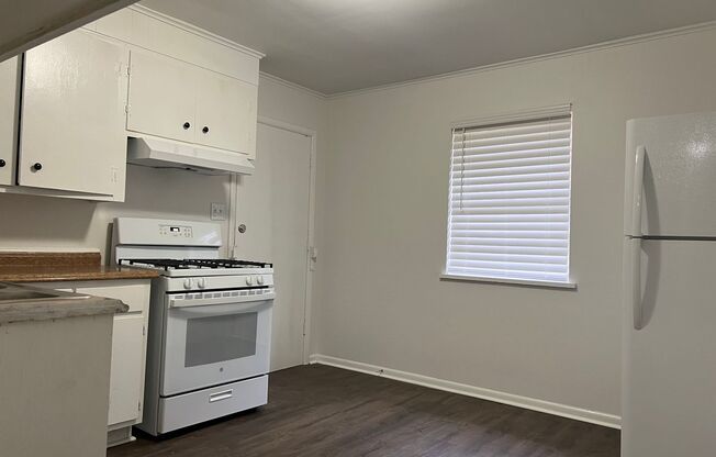 2 beds, 1 bath, $875