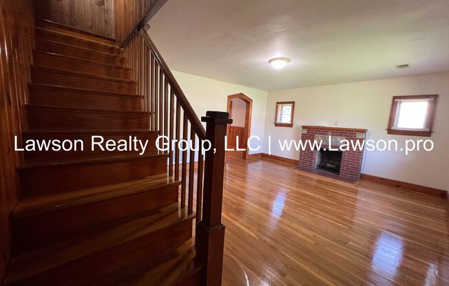 2 beds, 1 bath, $1,395