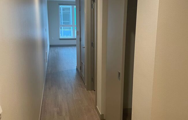 1 bed, 1 bath, 719 sqft, $1,650, Unit 606-MFTE