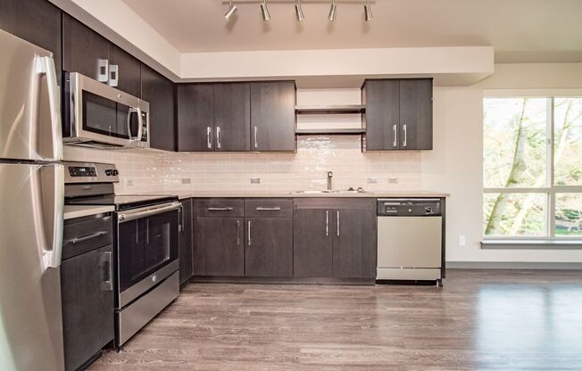 1 bed, 1 bath, 755 sqft, $1,650, Unit 2102