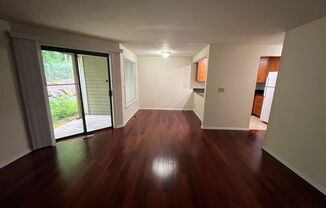 2 Bd / 1 Ba Kirkland Condo