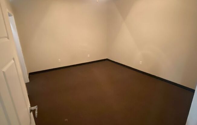 1 bed, 1 bath, 1,150 sqft, $850, Unit 506