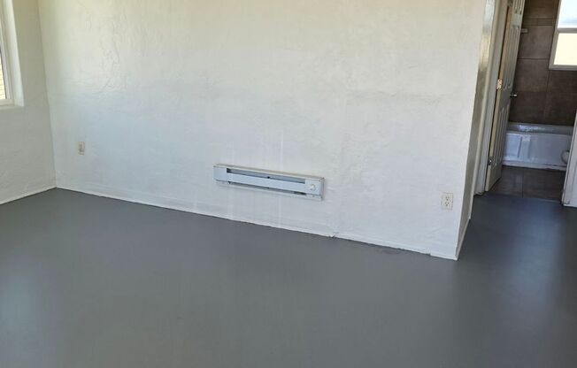 1 bed, 1 bath, 600 sqft, $825, Unit 4