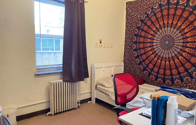 2 beds, 1 bath, 950 sqft, $1,325, Unit 5600 Fifth D209
