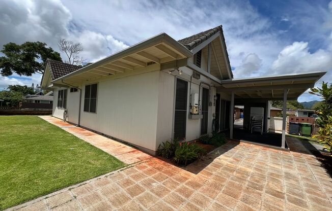 3br/2ba single family house in Mililani w/yard (Pets Negotiable)