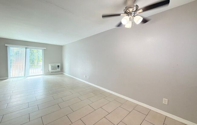 2 beds, 1 bath, $1,495, Unit 201