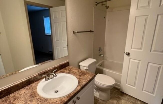 1 bed, 1 bath, 800 sqft, $1,645, Unit 1013