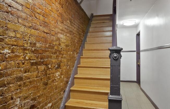 264 W 121 ST